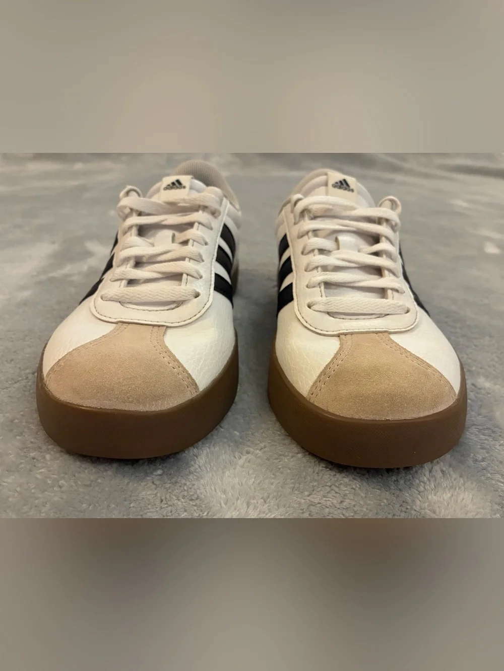 Women’s Adidas White Leather Sneakers Blue Stripes Tan Suede Toe/Heel Size 6